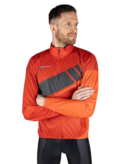 Das Model ist 186 cm groß und trägt Größe 7