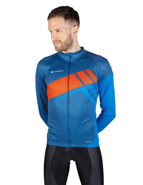 Das Model ist 186 cm groß und trägt Größe 5