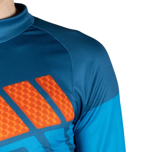 Langer Raglan-Ärmel