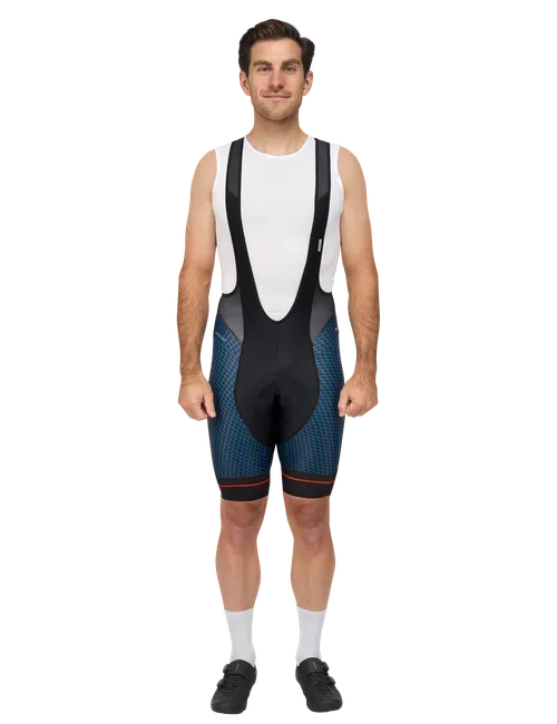 Das Model ist 178 cm groß und trägt Größe 4