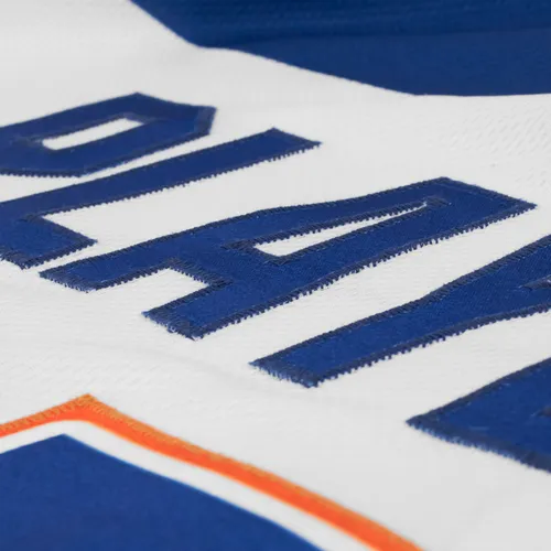 Optional: Aufnäher und Tackle Twill