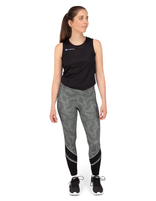 Das Model ist 165 cm groß und trägt Größe S2