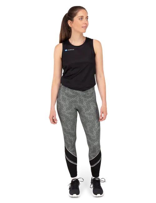 Das Model ist 165 cm groß und trägt Größe S2